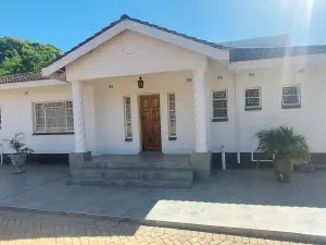9 Bedroom House to Rent in Greendale