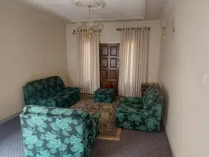 9 Bedroom House to Rent in Greendale