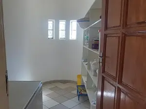 9 Bedroom House to Rent in Greendale