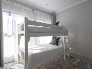 Townhouse/Complex/Cluster to Rent in Meyrick Park
