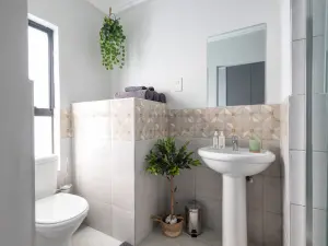 Townhouse/Complex/Cluster to Rent in Meyrick Park