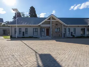 Townhouse/Complex/Cluster to Rent in Meyrick Park