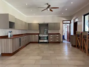 3 Bedroom House to Rent in Greendale North