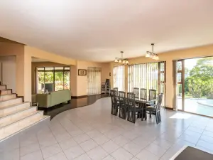 7 Bedroom House to Rent in Borrowdale Brooke