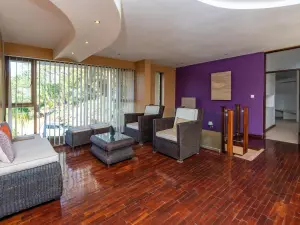 7 Bedroom House to Rent in Borrowdale Brooke