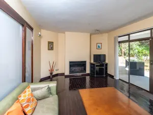 7 Bedroom House to Rent in Borrowdale Brooke