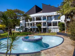 7 Bedroom House to Rent in Borrowdale Brooke