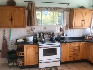 6 Bedroom House to Rent in Marlborough