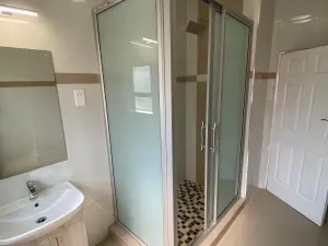 Flat/Apartment to Rent in Madokero Estates