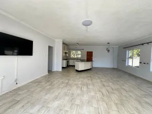 Townhouse/Complex/Cluster to Rent in Newlands