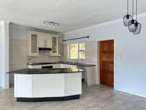 Townhouse/Complex/Cluster to Rent in Newlands