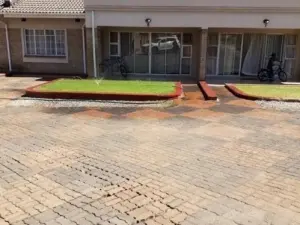Townhouse/Complex/Cluster to Rent