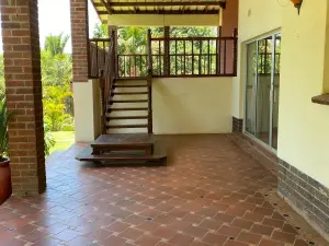 5 Bedroom House to Rent in Greystone Park