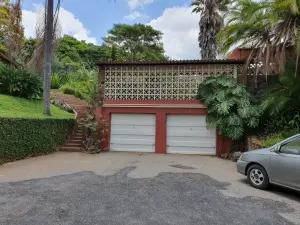 5 Bedroom House to Rent in Greystone Park