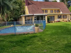 4 Bedroom House to Rent in Alexandra Park