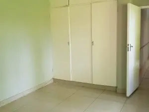 4 Bedroom House to Rent in Alexandra Park