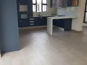 Townhouse/Complex/Cluster to Rent in Avondale West