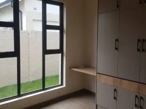 Townhouse/Complex/Cluster to Rent in Avondale West