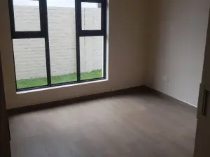 Townhouse/Complex/Cluster to Rent in Avondale West