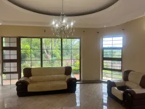 5 Bedroom House to Rent in Borrowdale
