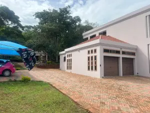 5 Bedroom House to Rent in Borrowdale