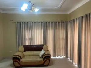 5 Bedroom House to Rent in Borrowdale