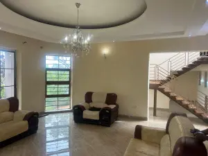 5 Bedroom House to Rent in Borrowdale