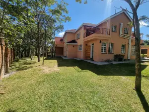 5 Bedroom House to Rent in Glen Lorne