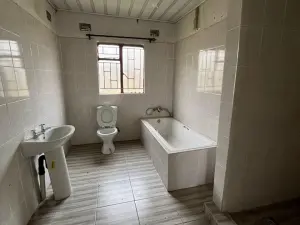 4 Bedroom House to Rent in Glen Norah