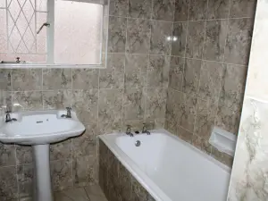 4 Bedroom House to Rent in Upper Hillside