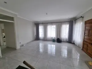 2 Bedroom Cottage/Garden Flat to Rent in Borrowdale West
