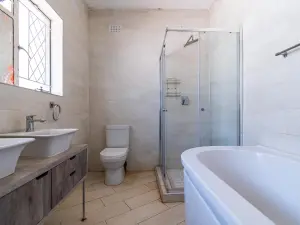 4 Bedroom House to Rent in Ballantyne Park