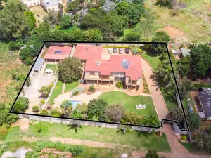 6 Bedroom House to Rent in Borrowdale