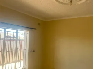 4 Bedroom House to Rent in Mainway Meadows