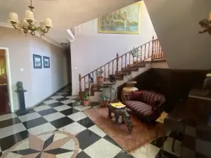 6 Bedroom House to Rent in Glen Lorne