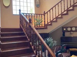 6 Bedroom House to Rent in Glen Lorne