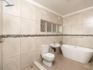 3 Bedroom House to Rent in Greystone Park