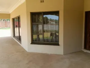 6 Bedroom House to Rent in Mandara