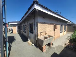 Room in Madokero Estates