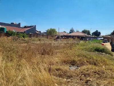 Stand for Sale in Zimre Park
