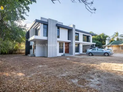 Townhouse/Complex/Cluster for Sale