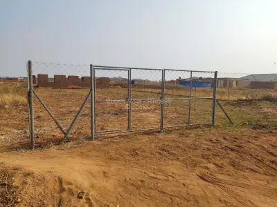Stand for Sale in Zimre Park