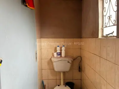 MAHATSHULA STAND FOR SALE (WITH COTTAGE AND SLAB)