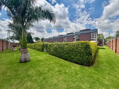 Neat 2 Bedroom Townhouse To Let In Sentosa