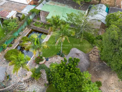 Spacious Double-Storey Family Home In Hillside