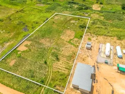 Chitungwiza Industrial Stand For Sale(Masanfa)