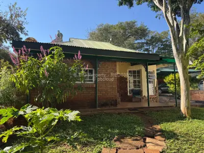 Secure, Comfortable Townhouse Living In Suburbs!