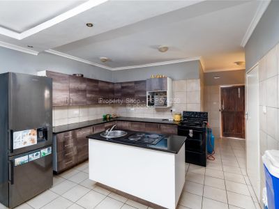 6 Bedroom House for Sale in Manresa, Harare Propertybook