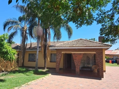 6 Bedroom House for Sale in Mainway Meadows, Harare Propertybook