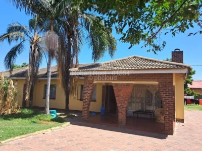 6 Bedroom House for Sale in Mainway Meadows, Harare Propertybook